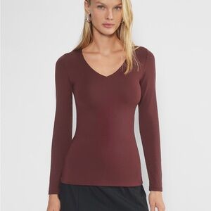Aritzia
Contour Fixture Longsleeve